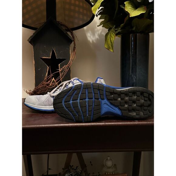 NWOT Men's Gray and Blue Athletic Shoes Size 8 - Picture 4 of 7